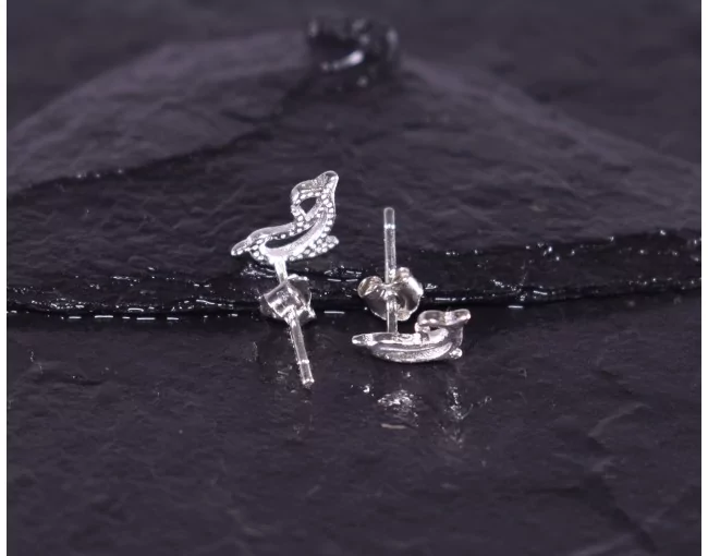 Silberohrstecker mit Delphin Motiv