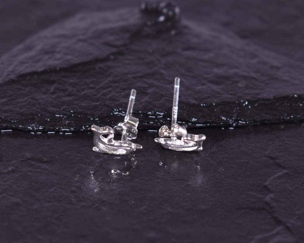 Silberohrstecker mit Delphin Motiv