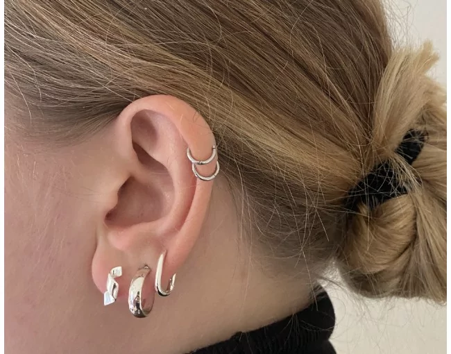Silberohrstecker mit moderner Welle
