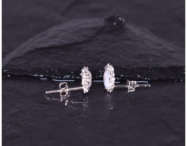 Silberohrstecker mit ovalem Opal