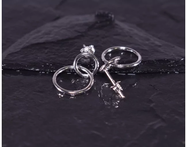 Silberohrstecker mit zwei verbunden Ringen