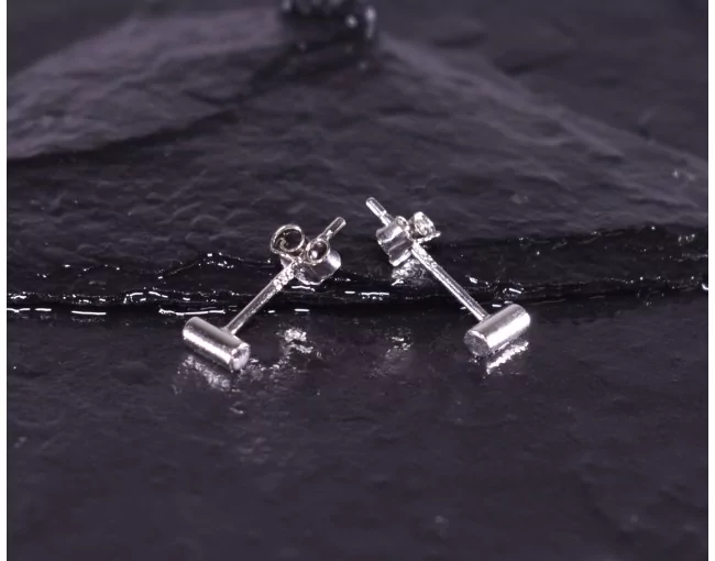 Silberohrstecker mit Zylinderform