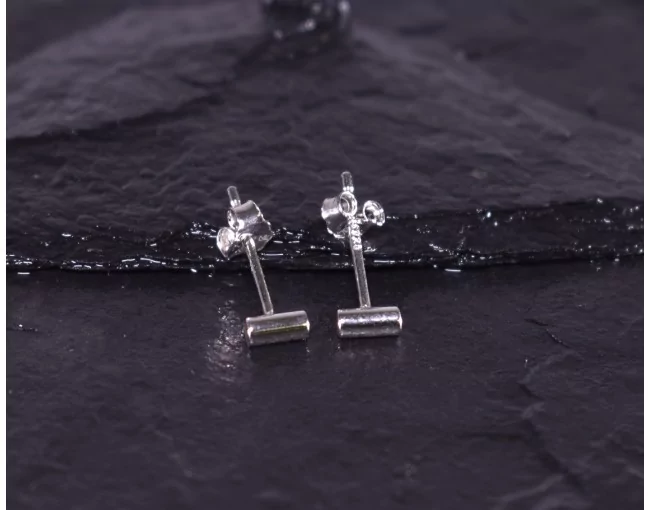 Silberohrstecker mit Zylinderform