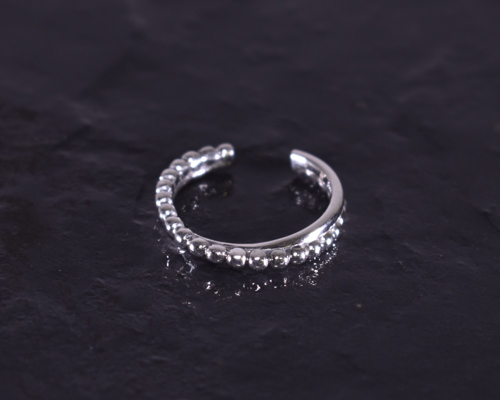 Silberring als Kugelkranz