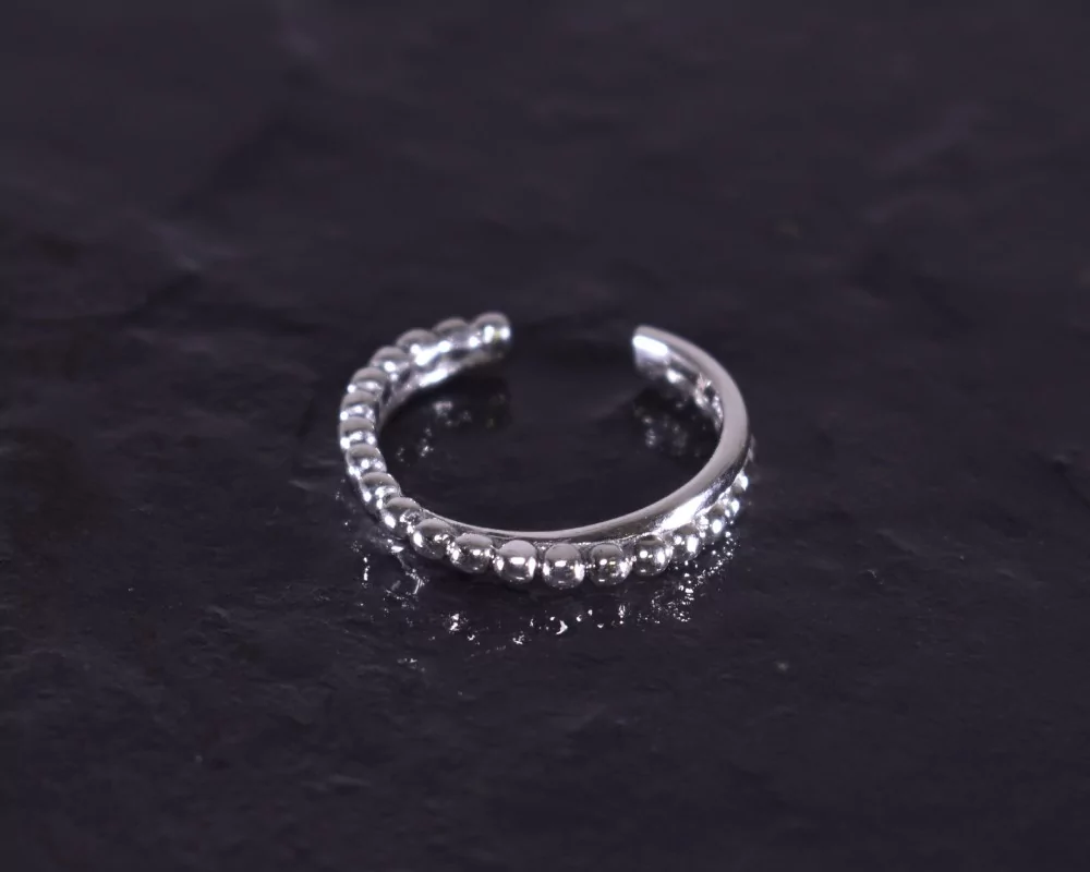 Silberring als Kugelkranz