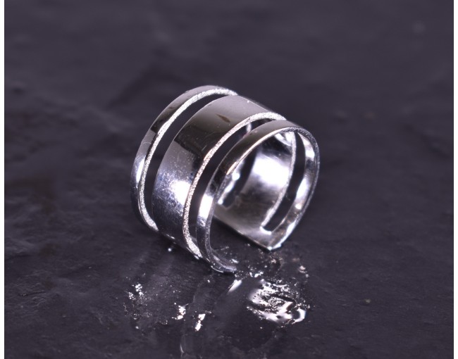 Silberring mit drei Ebenen offen