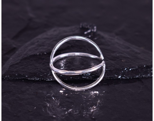Silberring mit filigran sich kreuzenden Ringschienen