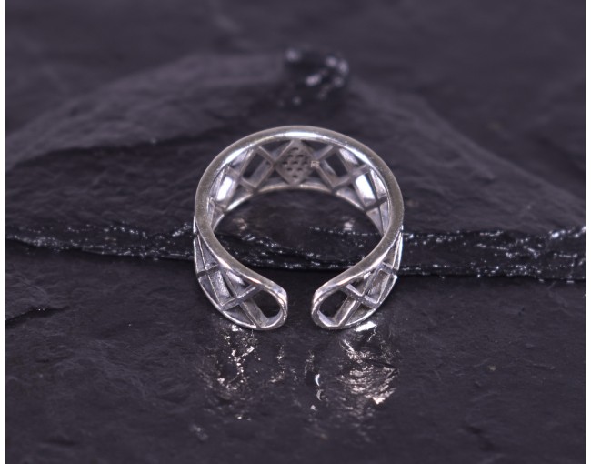 Silberring mit fortlaufendem Ornamentmotiv