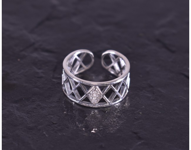 Silberring mit fortlaufendem Ornamentmotiv