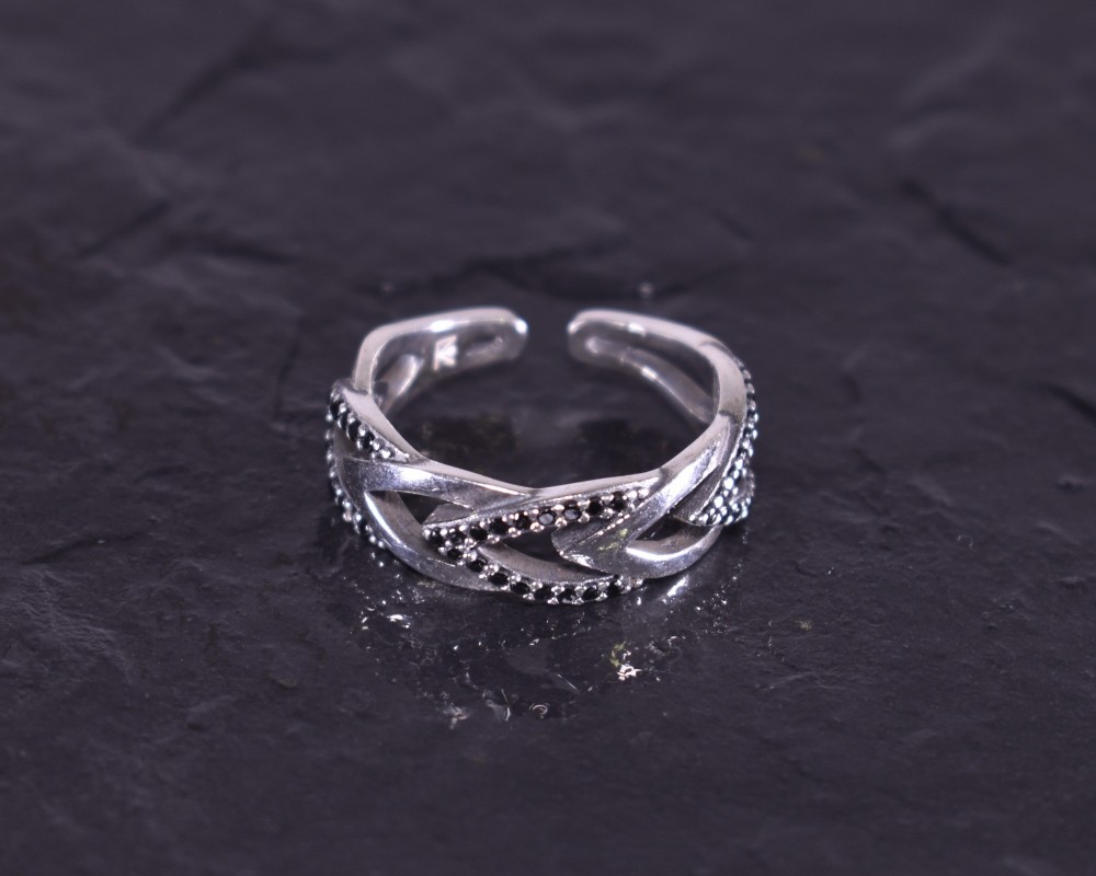 Silberringmit geflochtenem Blättermotiv