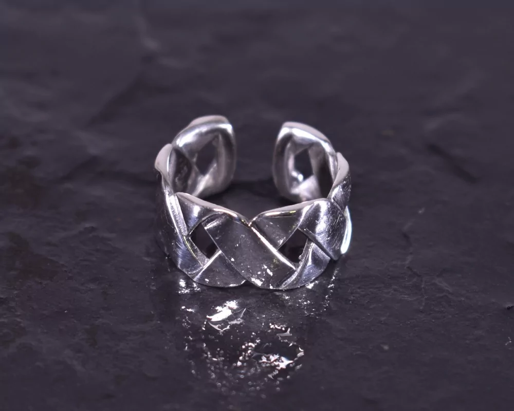 Silberring mit keltischem Flechtmotiv
