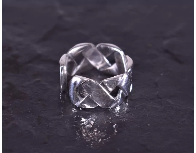 Silberring mit keltischem Flechtmotiv