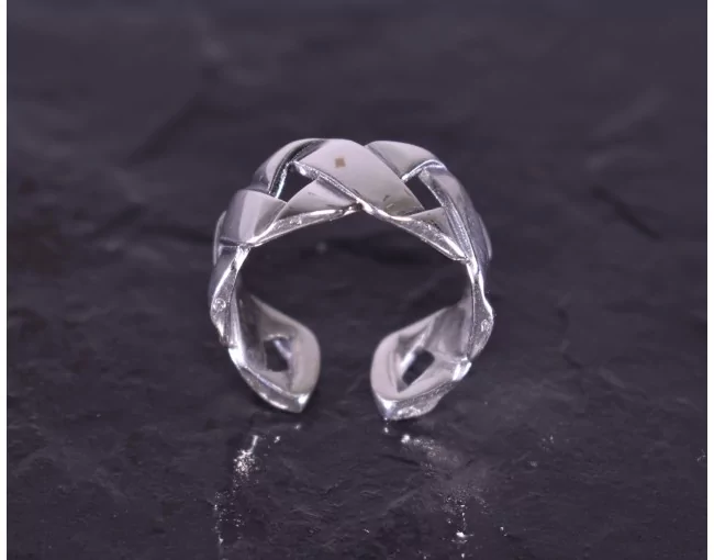 Silberring mit keltischem Flechtmotiv
