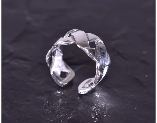 Silberring mit keltischem Flechtmotiv