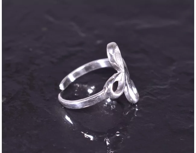 Silberring mit Kleeblattmotiv