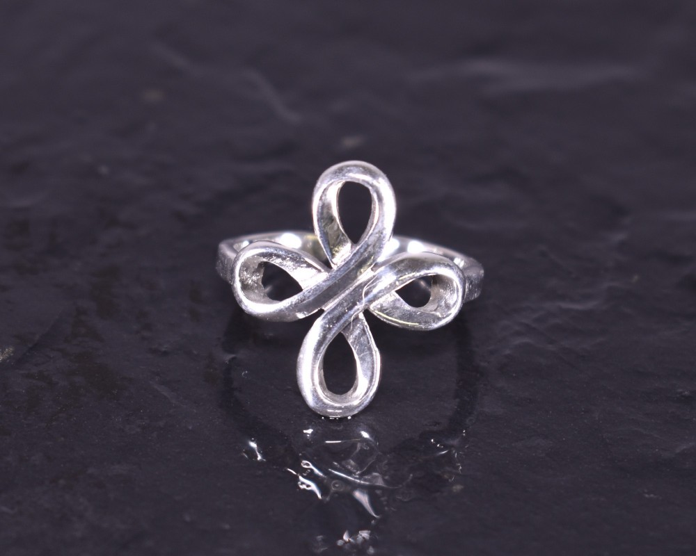 Silberring mit Kleeblattmotiv