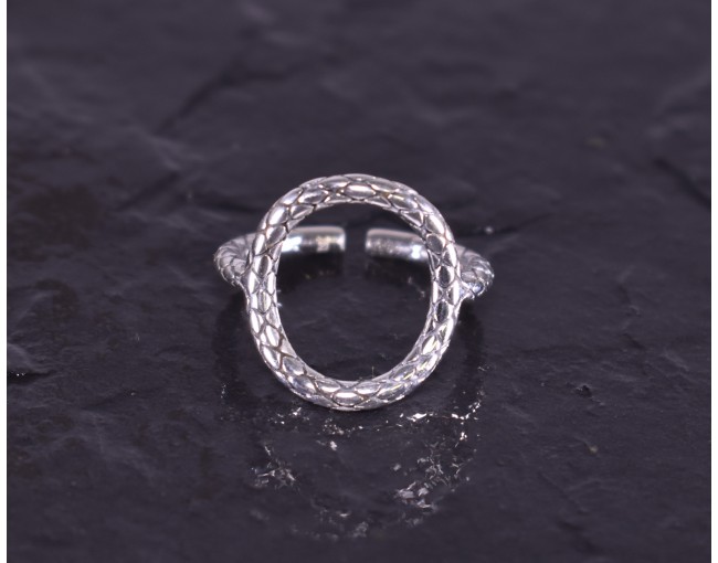 Silberring mit Kranzmotiv