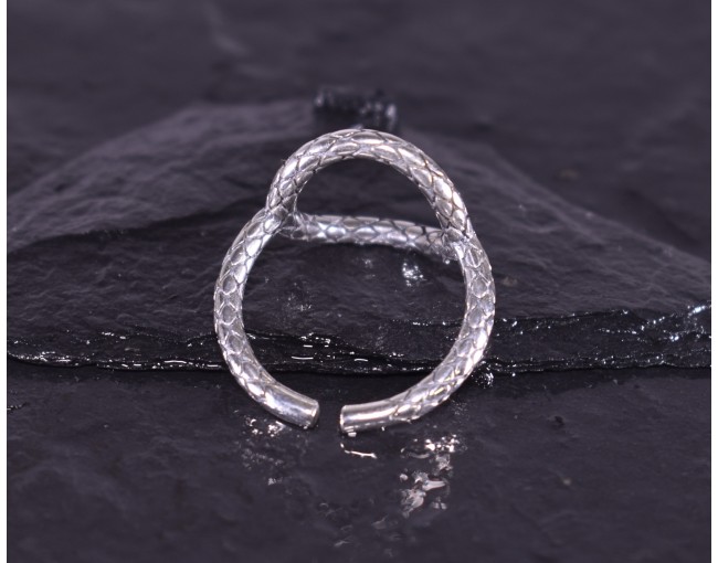 Silberring mit Kranzmotiv