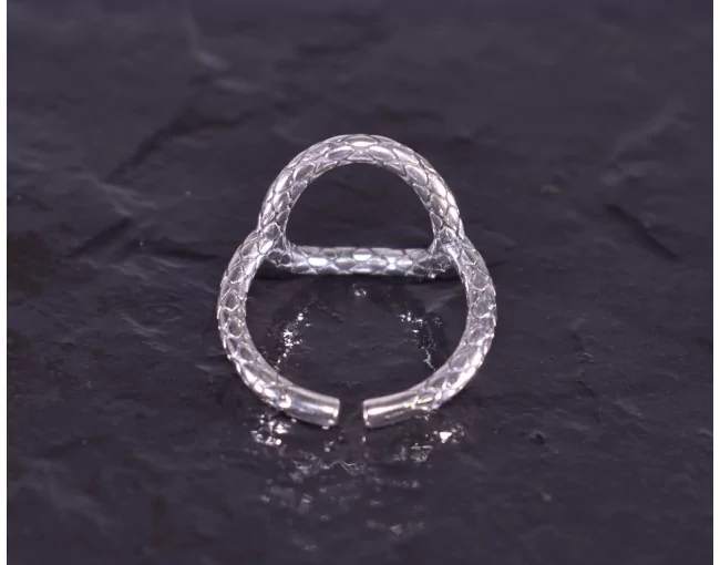 Silberring mit Kranzmotiv