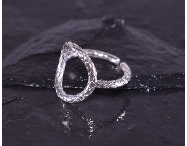 Silberring mit Kranzmotiv