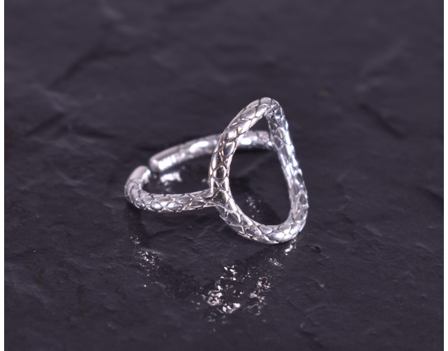 Silberring mit Kranzmotiv