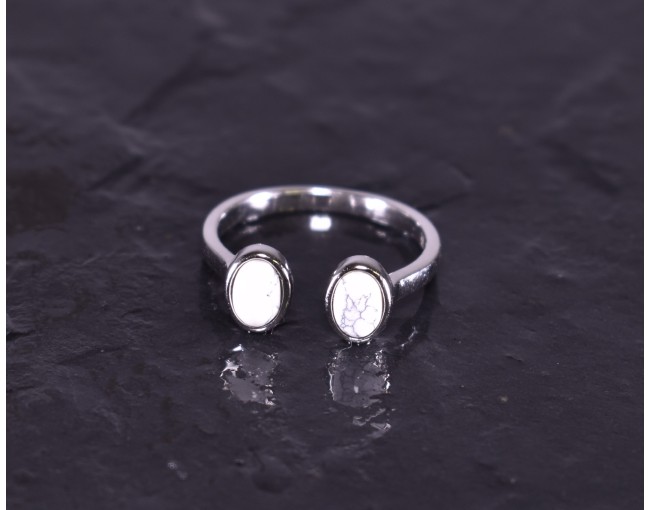 Silberring mit symmetrischer Grundform