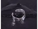 Silberring mit übereinanderliegenden Silberlinien