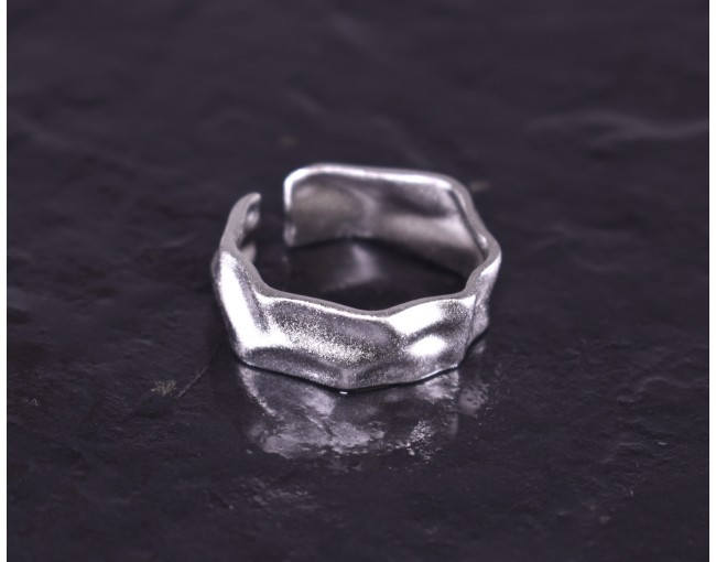 Silberring mit verknittertem Style
