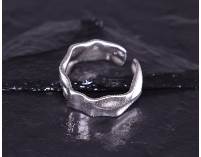 Silberring mit verknittertem Style