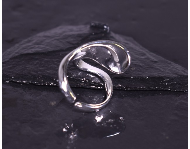 Stylischer Silberring offen