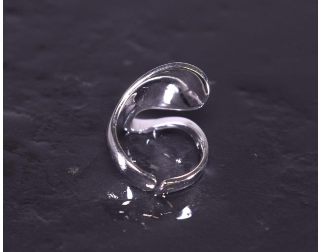 Stylischer Silberring offen
