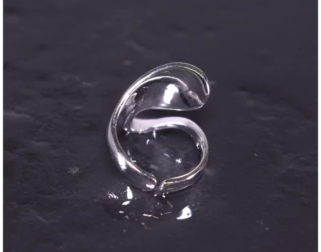 Stylischer Silberring offen