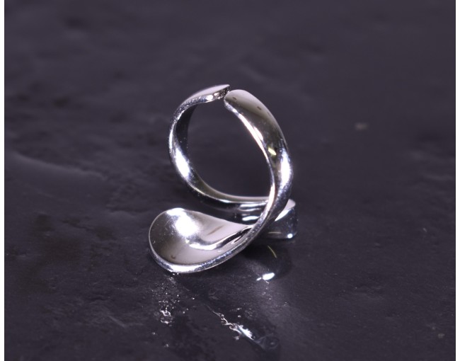 Stylischer Silberring offen