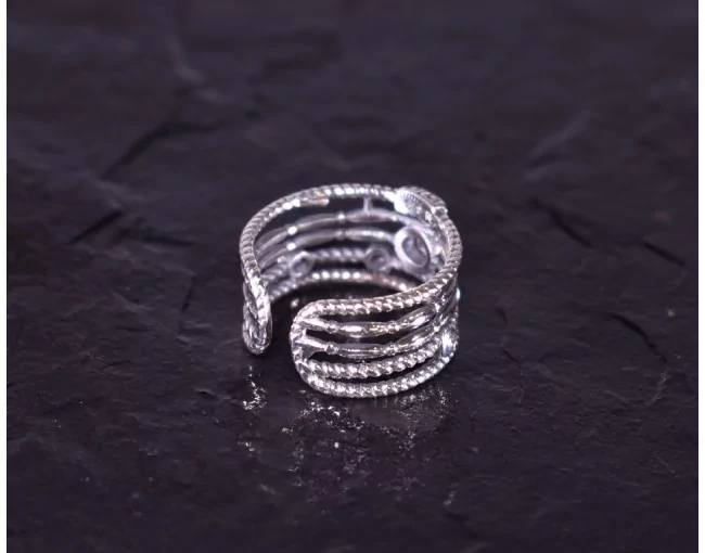 Vintage Silberring mit mehreren verzierten Ebenen