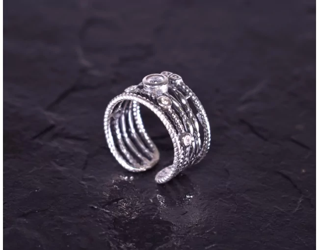 Vintage Silberring mit mehreren verzierten Ebenen