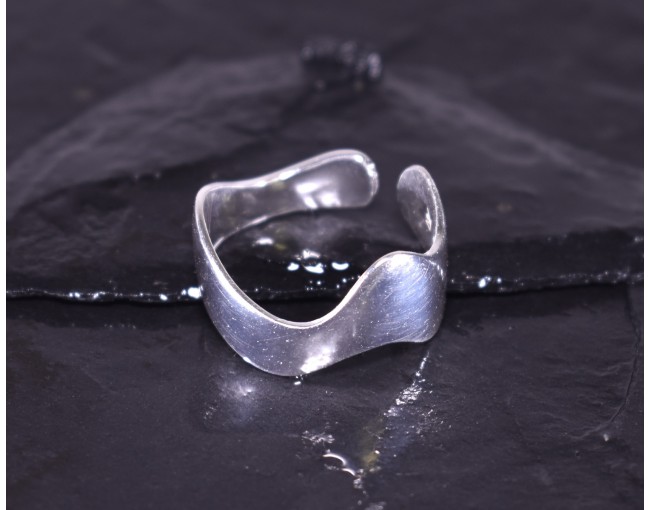 Wellenförmiger Silberring