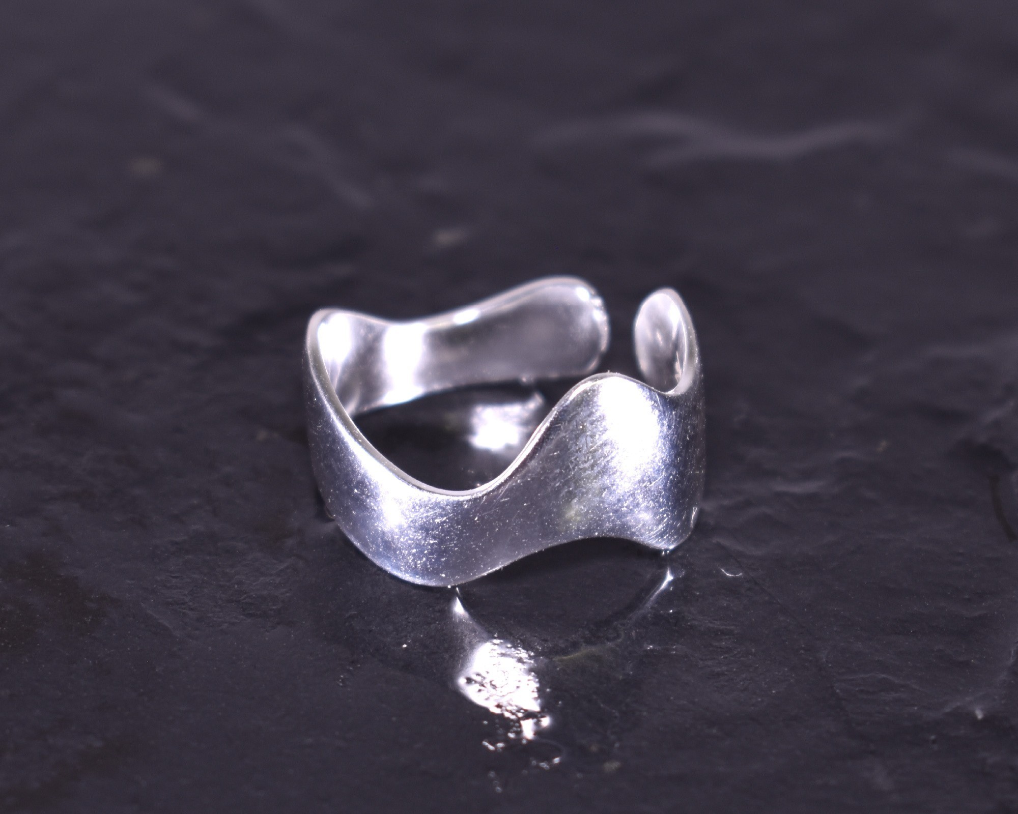 Wellenförmiger Silberring