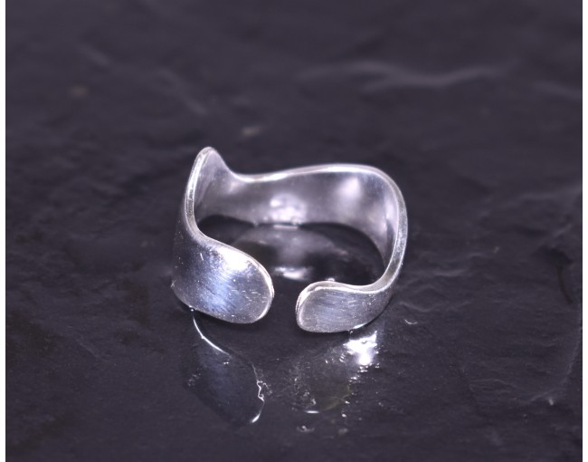 Wellenförmiger Silberring